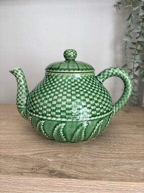 VTG Bordallo Pinheiro Green Basketweave Fern Ceramic Teapot Made in Portugal